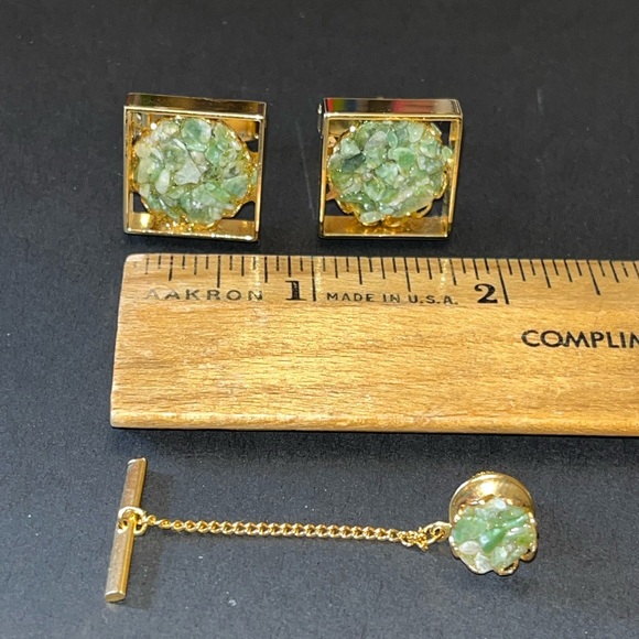 Vintage Jade Cufflinks and Tie Tack - Picture 2 of 7